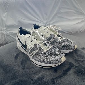 Nike Flyknit Trainers